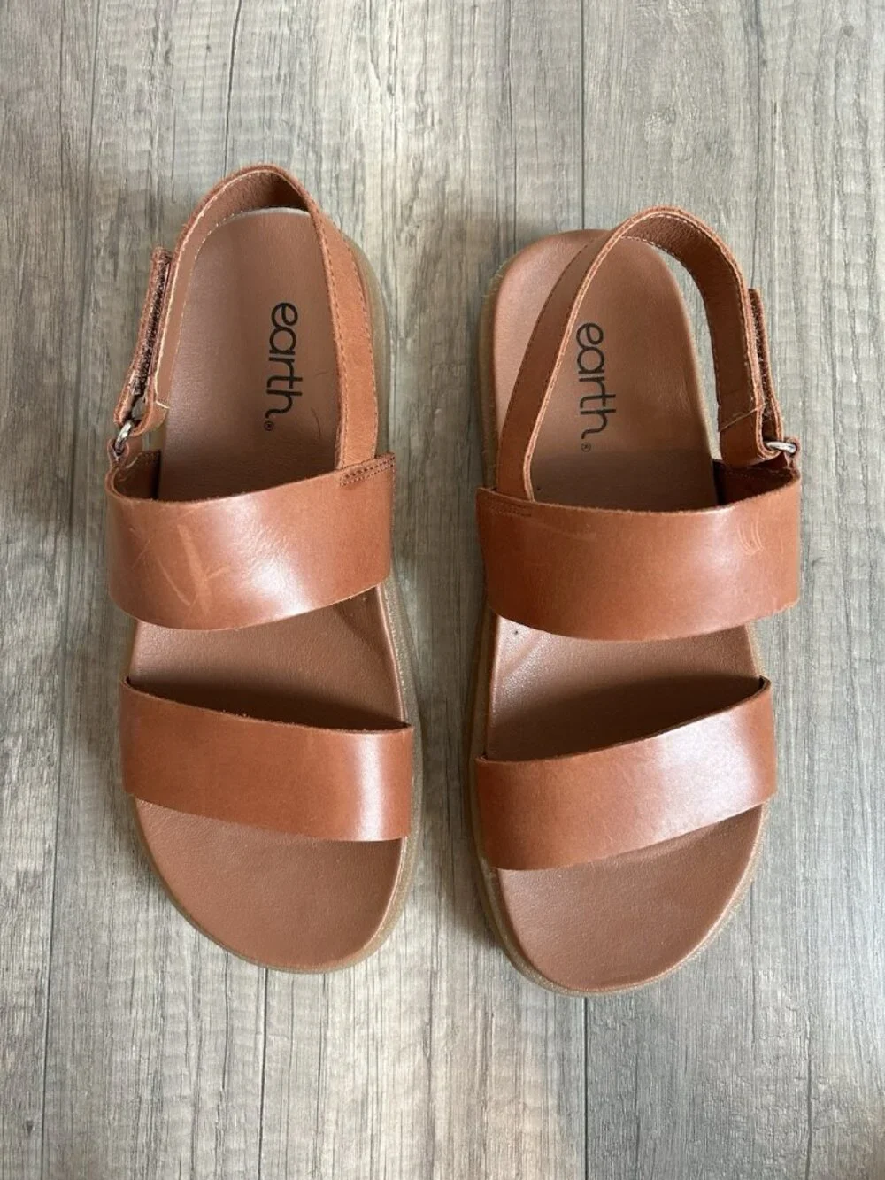 Earth Women's Leah Round Toe Strappy Casual Flat Sandals Brown 210 8M - Picture 3 of 16